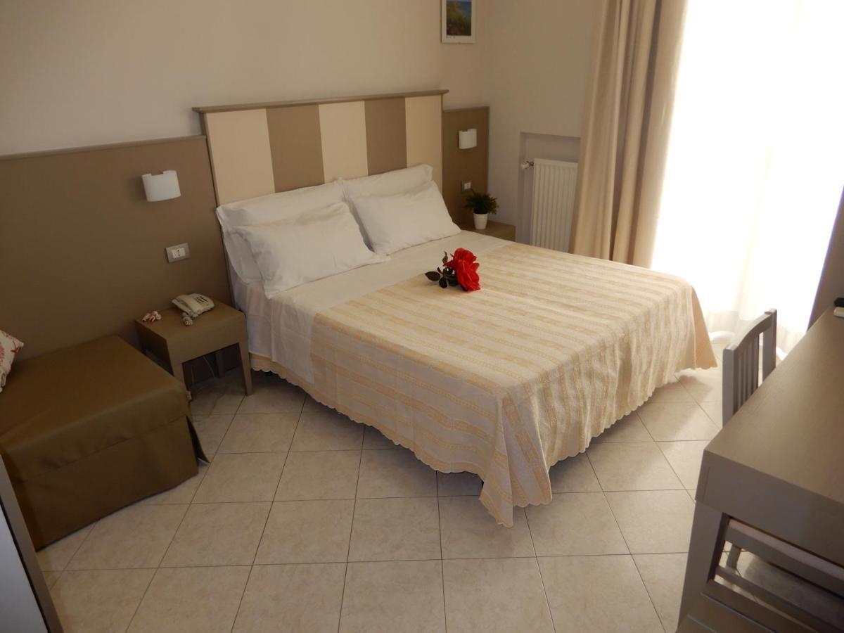 Hotel San Giorgio วาสโต ภายนอก รูปภาพ