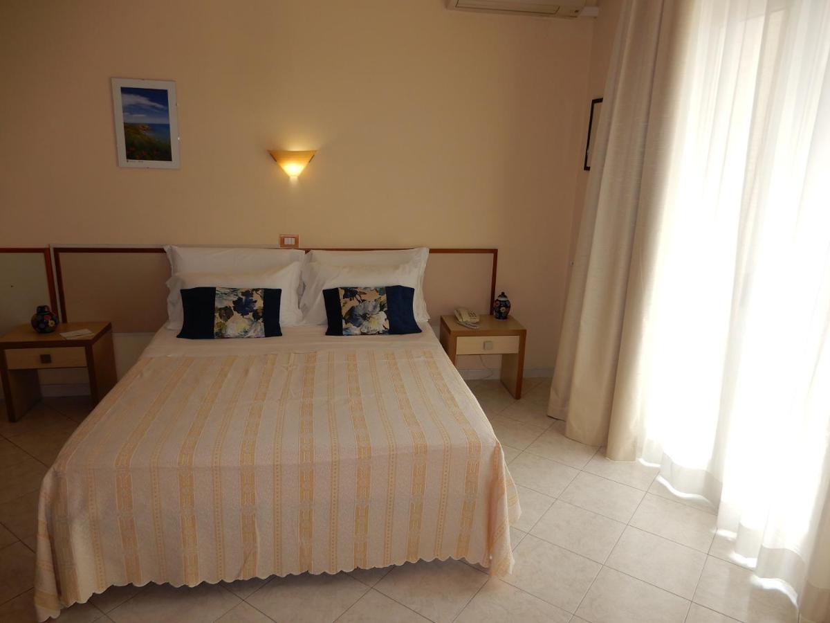 Hotel San Giorgio วาสโต ภายนอก รูปภาพ